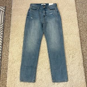 NWT ZENANA 27/7 high waist boyfriend cut looks sitting jeans with distressing